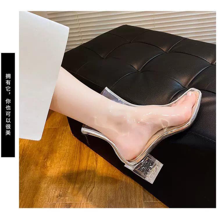 Mẫu Content Bán Giày Nam, Nữ Online | Bài Đăng Bán Giày Hay 6 Giày boot trong suốt lạ mắt