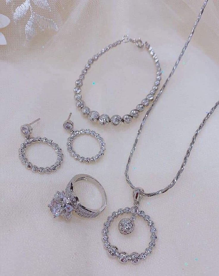Phụ kiện trang sức siêu xinh