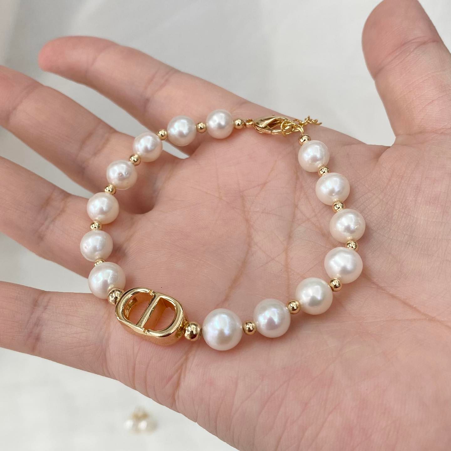 Tất Tần Tất Mẫu Content Về Phụ Kiện Trang Sức Cho Các Nàng 3 Vòng tay ngọc trai sang trọng